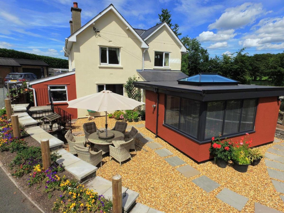 The Lodge Brecon B&B Exteriér fotografie
